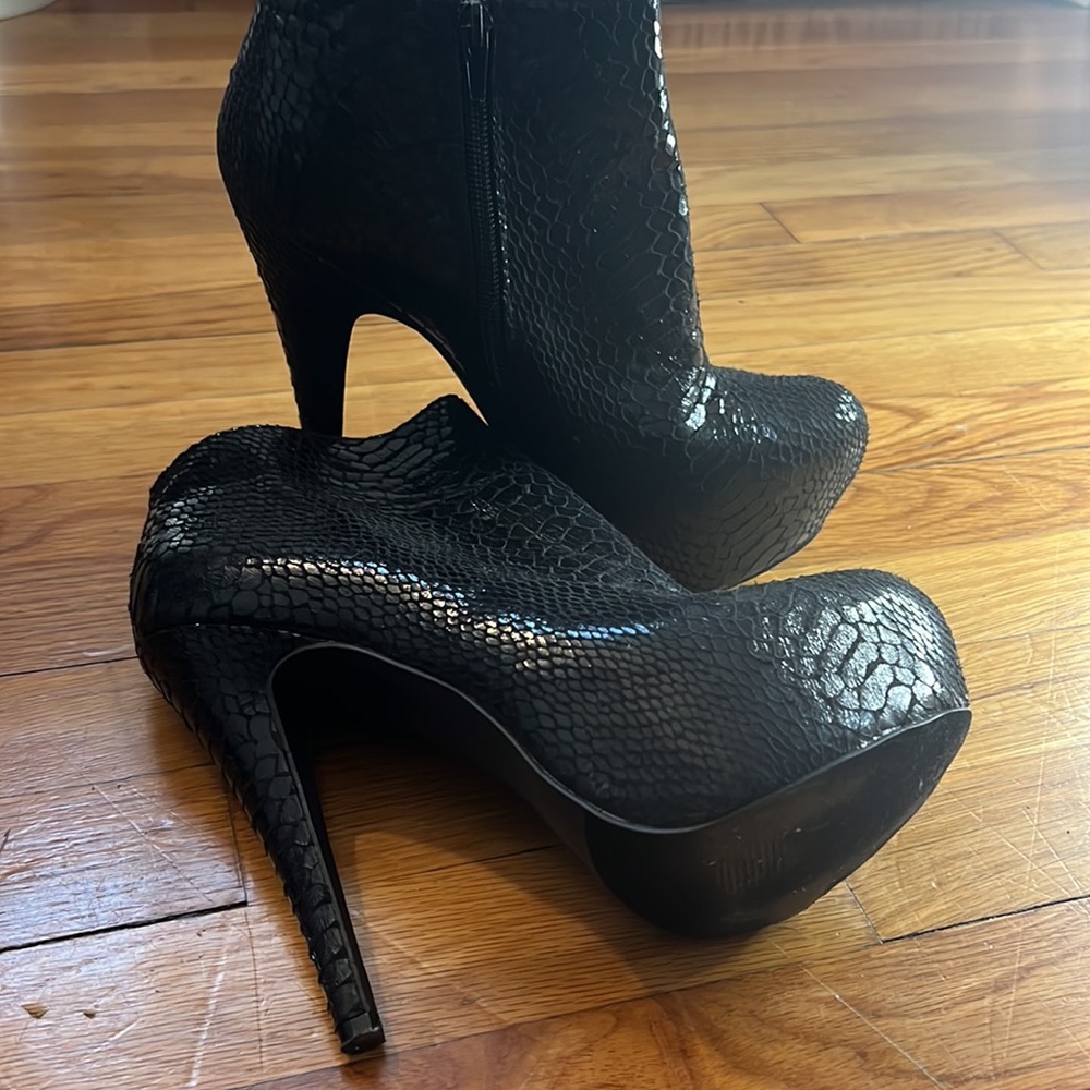 A.X.N.Y American Exchange New York Black Snakeskin Platform Bootie…Sz 10 - Picture 4 of 15